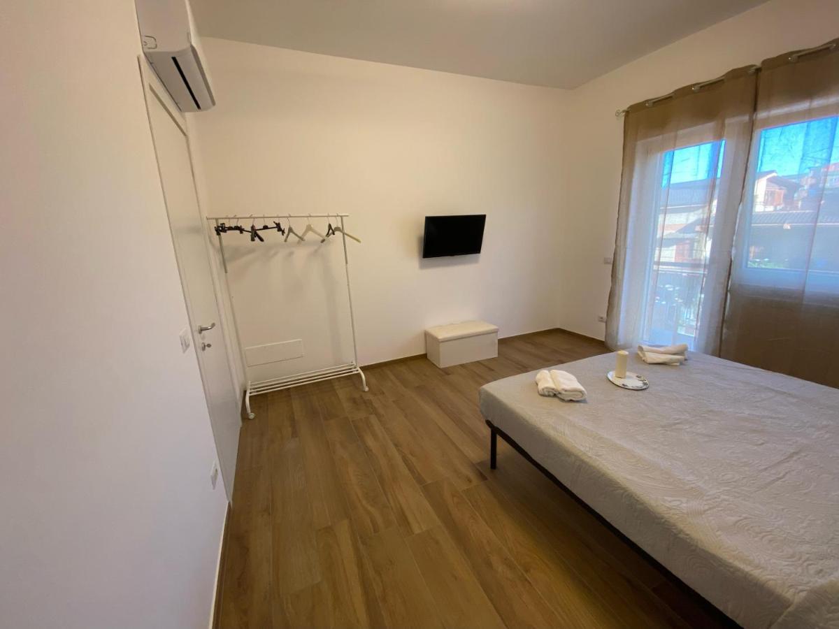 Апартаменты Viriamo House Roma Ачилия Экстерьер фото